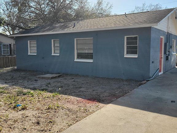 4th image of 2319 N Whittier St