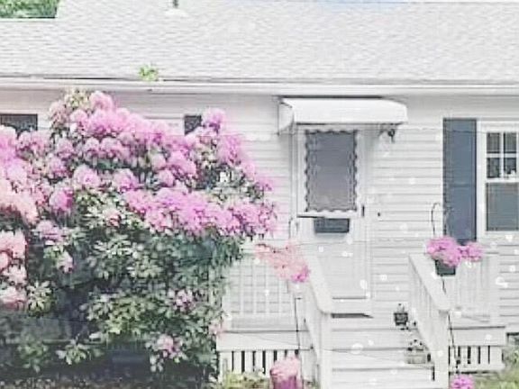 2nd image of 12 Grandview Avenue