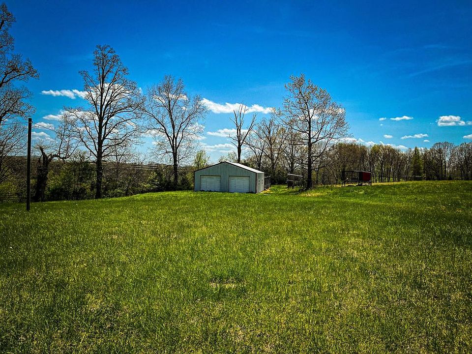 2nd image of 435 Crawford Bend Rd