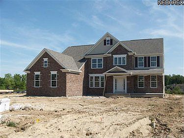 1st image of 140 Yorkshire Dr