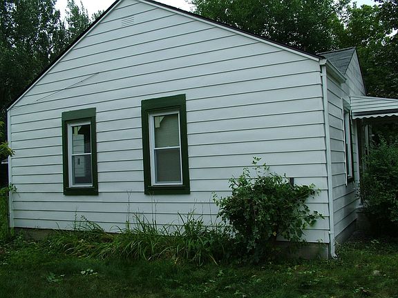 4th image of 28770 Glasgow St