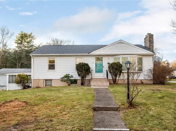 3 Carol Dr, Cumberland, RI 02864
