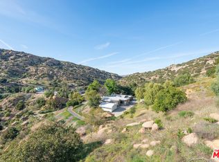 7188 Studio Rd, Canoga Park, CA 91304