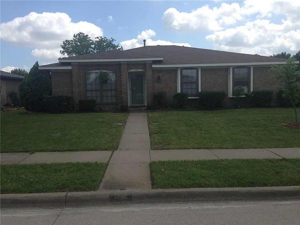 2nd image of 1718 Canterbury Ln