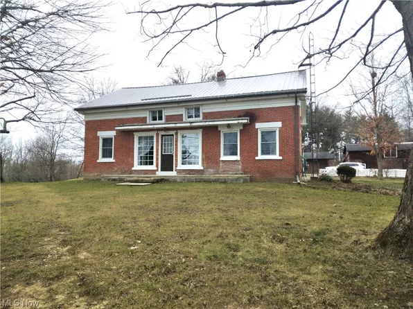 180 S 3rd St, West Farmington, OH 44491