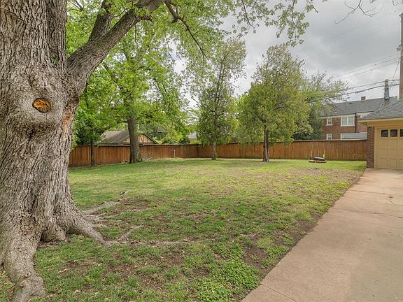 4th image of 714 NE 18th St