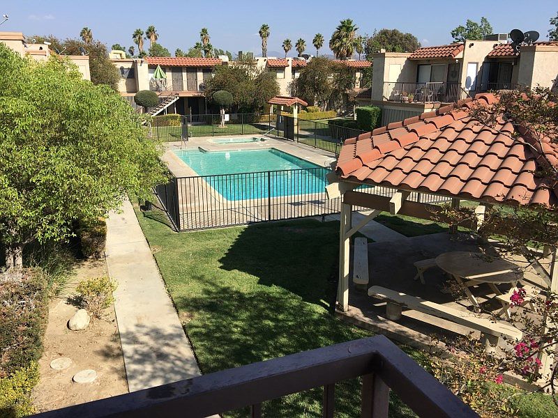 1st image of 2463 W Acacia Ave