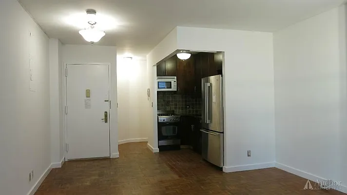 Rented by Anchor Associates | media 9