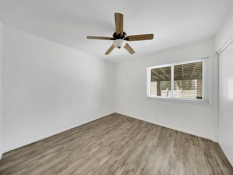 7750 Perlite Ave — Photo 16