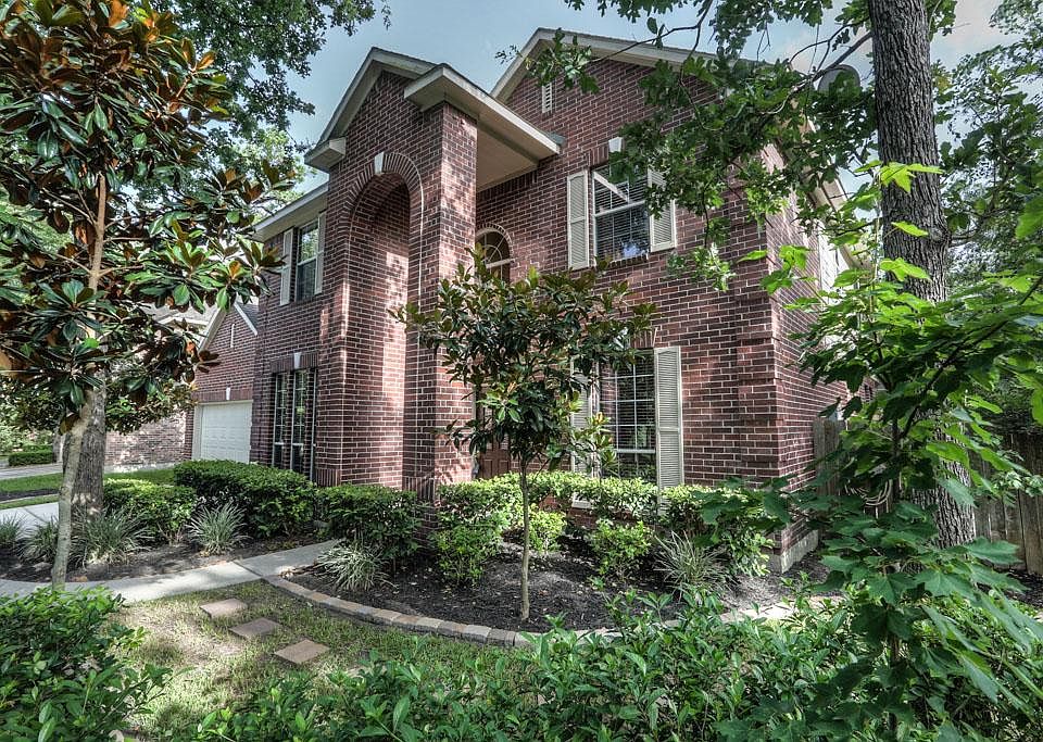 Welcome to 35 Hollow Glen Place!