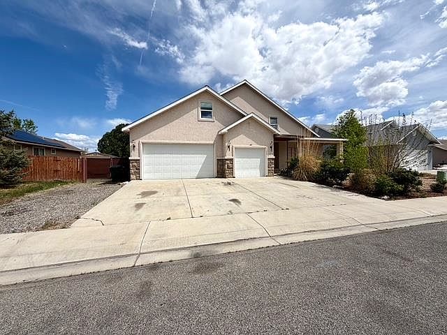 1st image of 424 Marianne Dr