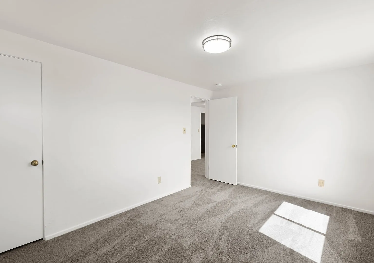 Lindberg Apartments — Photo 3