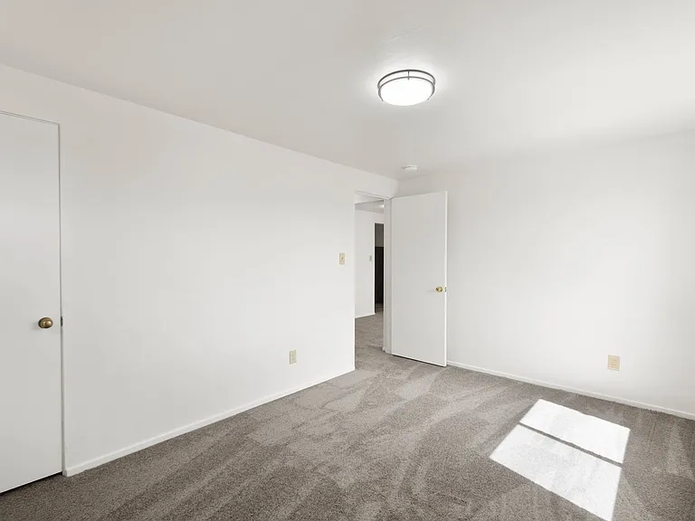 Lindberg Apartments — Photo 35