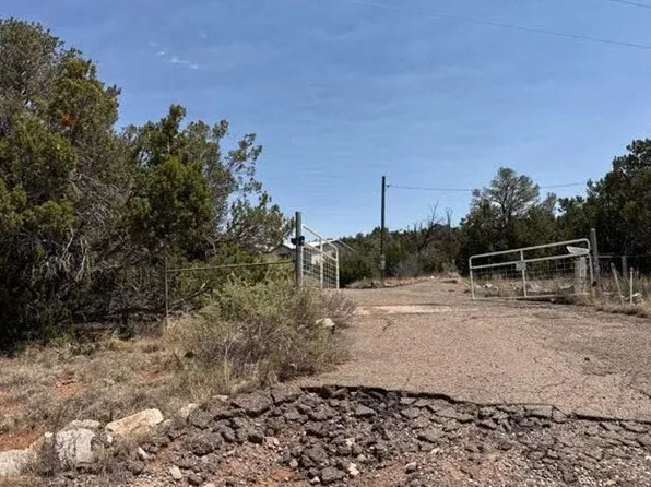10 Sabrina Rd, Moriarty, NM 87035