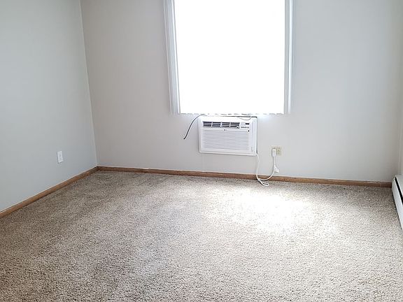 4th image of 801 21st Ave N #202