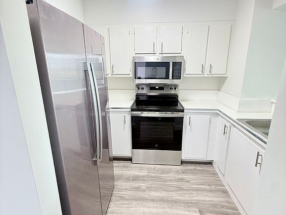 4th image of 546 SW 1st St APT 603