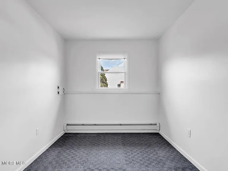613 Champlain St — Photo 17