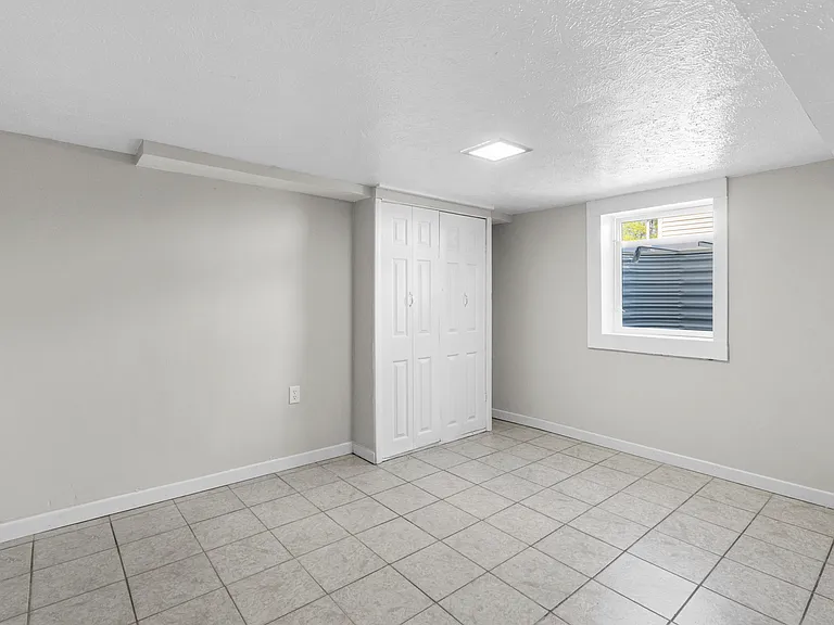 3927 Gold St — Photo 18
