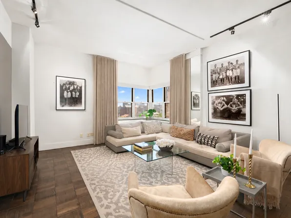 20 East 9th Street image 1 of 22