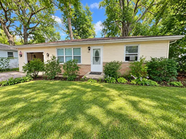 30 Marquette Rd, Machesney Park, IL 61115