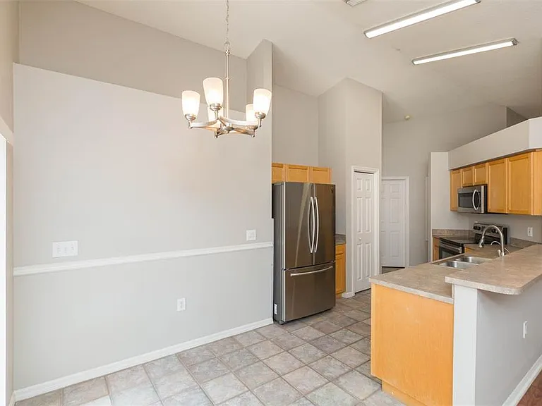 4550 Roundview Ct — Photo 10