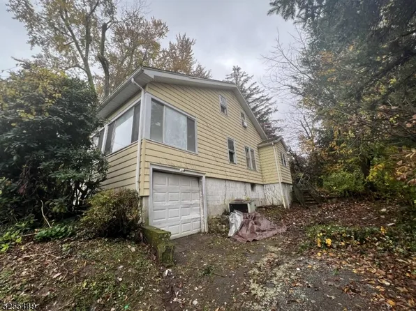 14 Grandview Ave, Lincoln Park Boro, NJ 07035