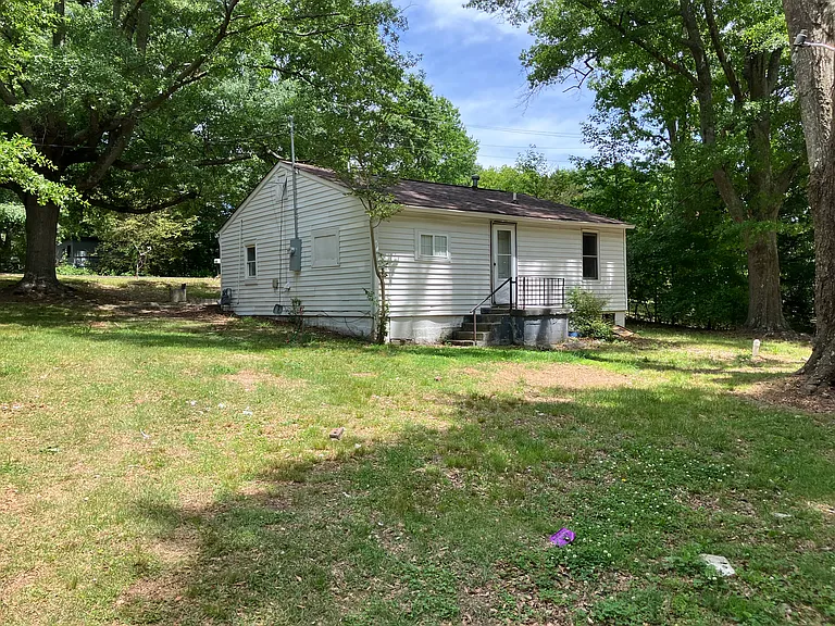 8135 Oak St — Photo 5