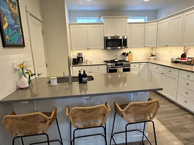 692 W Willitts St — Photo 11