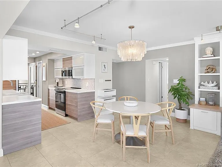 1289 NE Ocean Blvd #11 — Photo 45