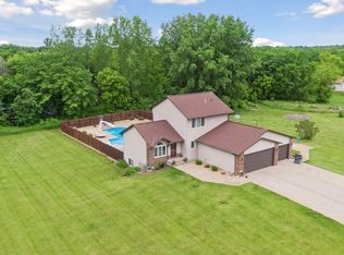 18960 Lithium St NW, Nowthen, MN 55303