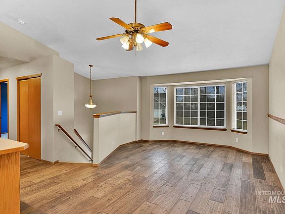 4th image of 8561 W Nebraska St