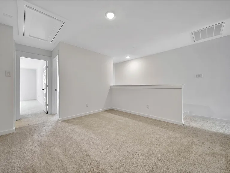 11915 De Carvalho Ln #12 — Photo 15