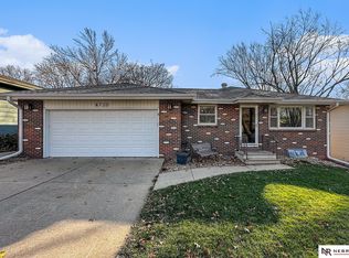 4720 S 57th St, Lincoln, NE 68516