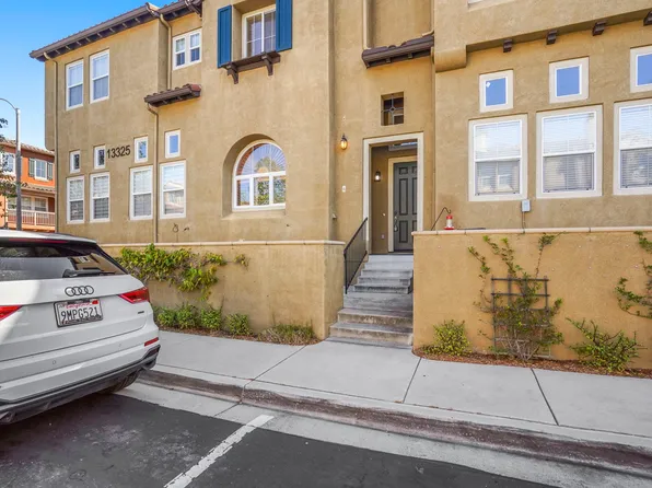 13325 Via Tresca Unit 6, San Diego, CA 92129