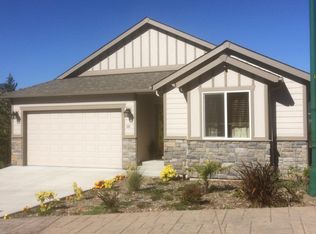 58 SE Shahala Dr, Cascade Locks, OR 97014