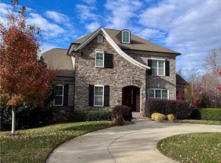5637 Mossbank Ln, Winston Salem, NC 27106