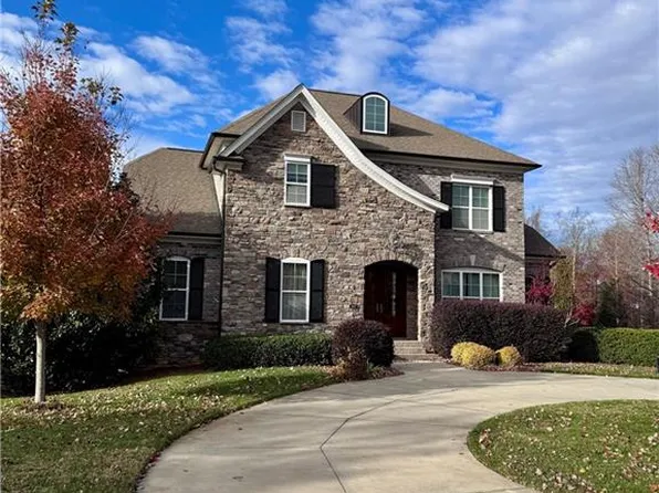 5637 Mossbank Ln, Winston Salem, NC 27106