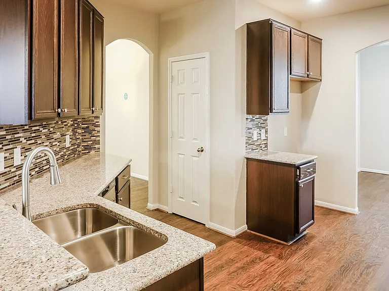 19011 Woodland Leaf Ln — Photo 7