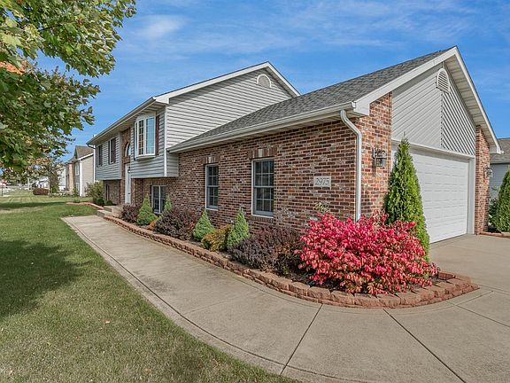 3rd image of 2975 Ramblewood St