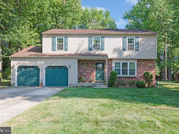 906 Dover St, Cherry Hill, NJ 08002
