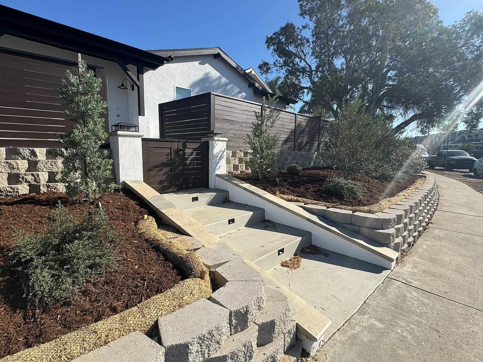 2 bed, 1200 sqft, $6,100 — Photo 3