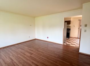 4 Kitty Ln, Rensselaer, NY 12144