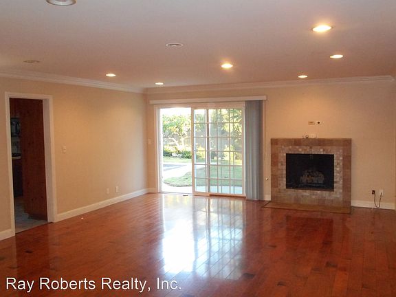 3rd image of 409 Purdue Cir