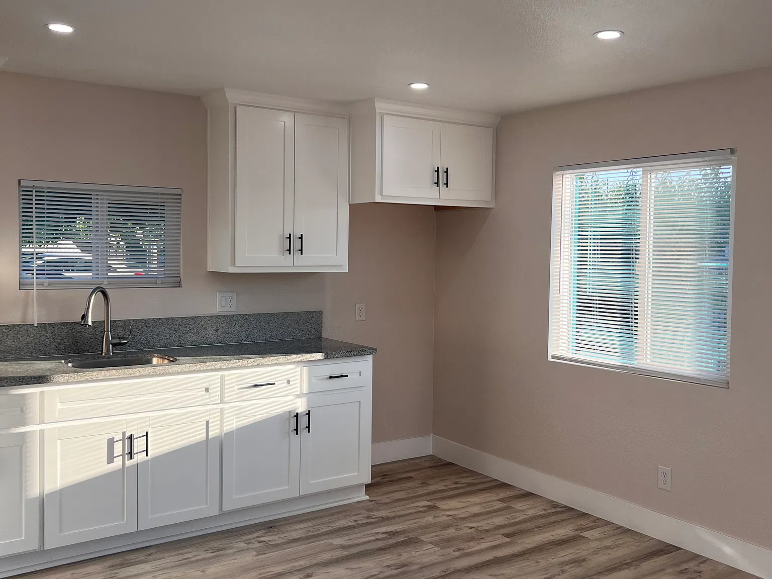 2 bed, 700 sqft, $1,600 — Photo 2