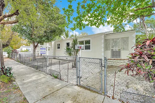 299 NW 43rd St Photo 1