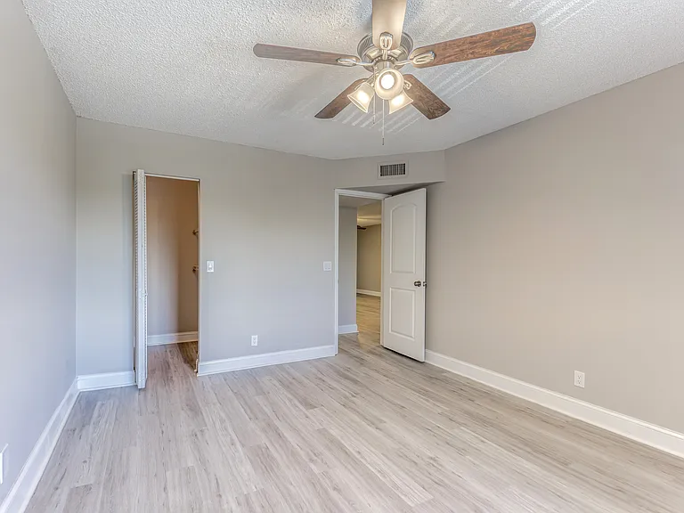 Delray Place Apartments — Photo 22