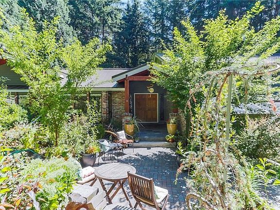 4th image of 4620 232nd Ave NE