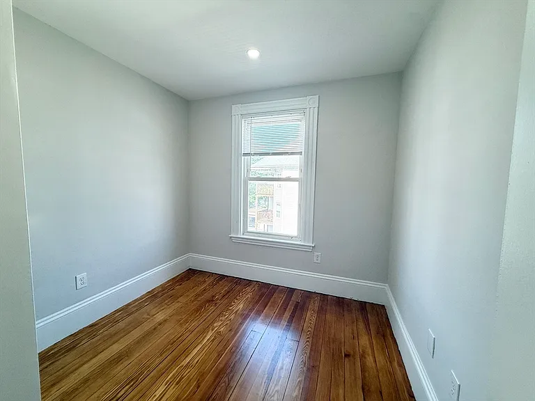 71 Saxton St #3 — Photo 6