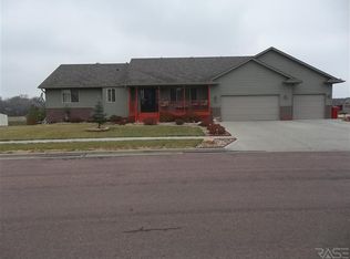 713 N Solar Dr, Sioux Falls, SD 57103