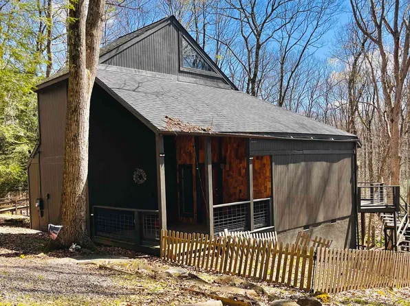 952 Rhododendron Dr, Terra Alta, WV 26764